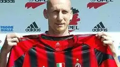 上海海港主场大胜长春亚泰，武磊独中两元